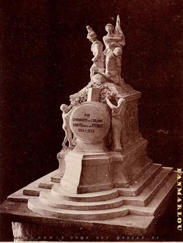 Oran- Gare- Monument aux morts- 06.jpg